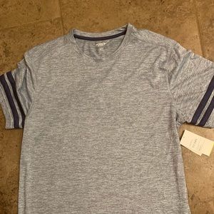 Old Navy men’s active tee.
